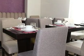 ***  Hotel Jenner Paris France
