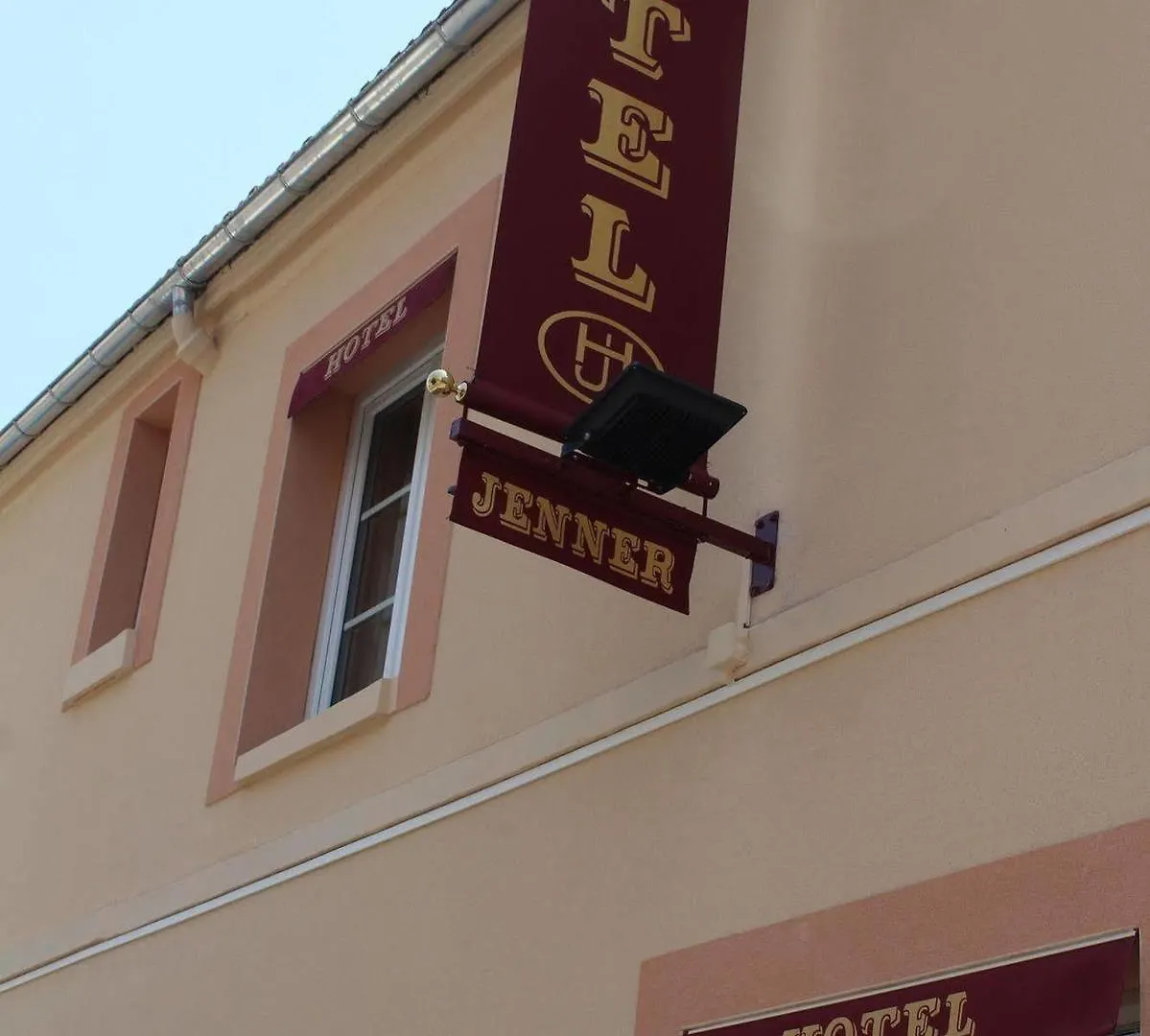 ***  Hotel Jenner Paris France
