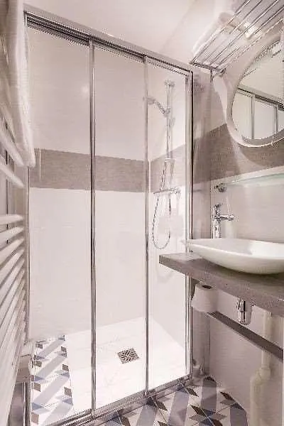 פריז Hotel Jenner 3*,