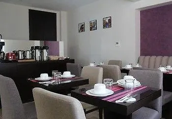 פריז Hotel Jenner 3*,  צרפת