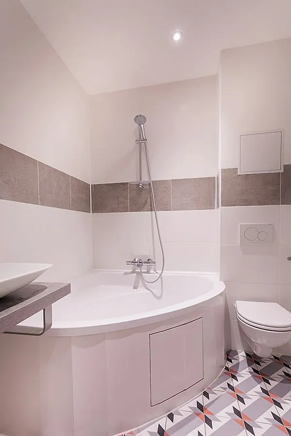 פריז Hotel Jenner 3*,  צרפת